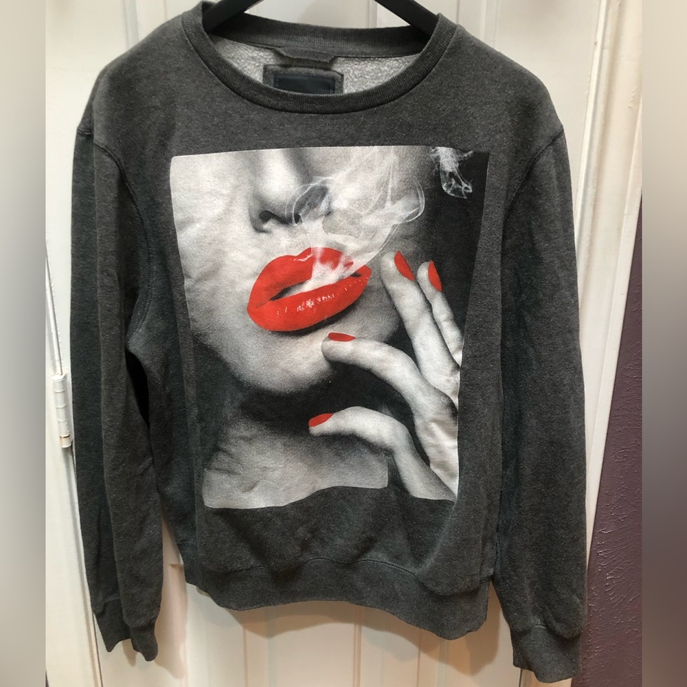 Urban Heritage Red Lips Sweatshirt